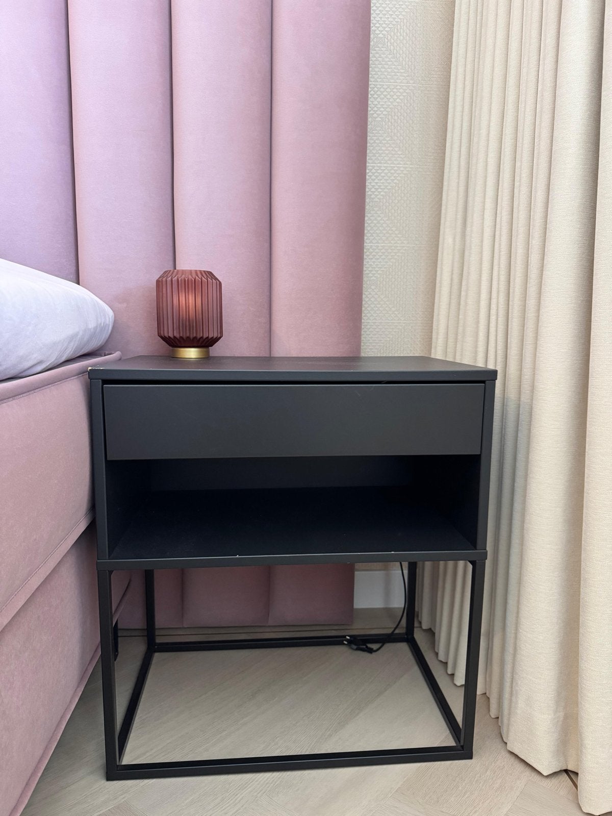 2x ikea vikhammer nachtkastjes, Ophalen, Gebruikt, 55 tot 70 cm, 45 tot 65 cm