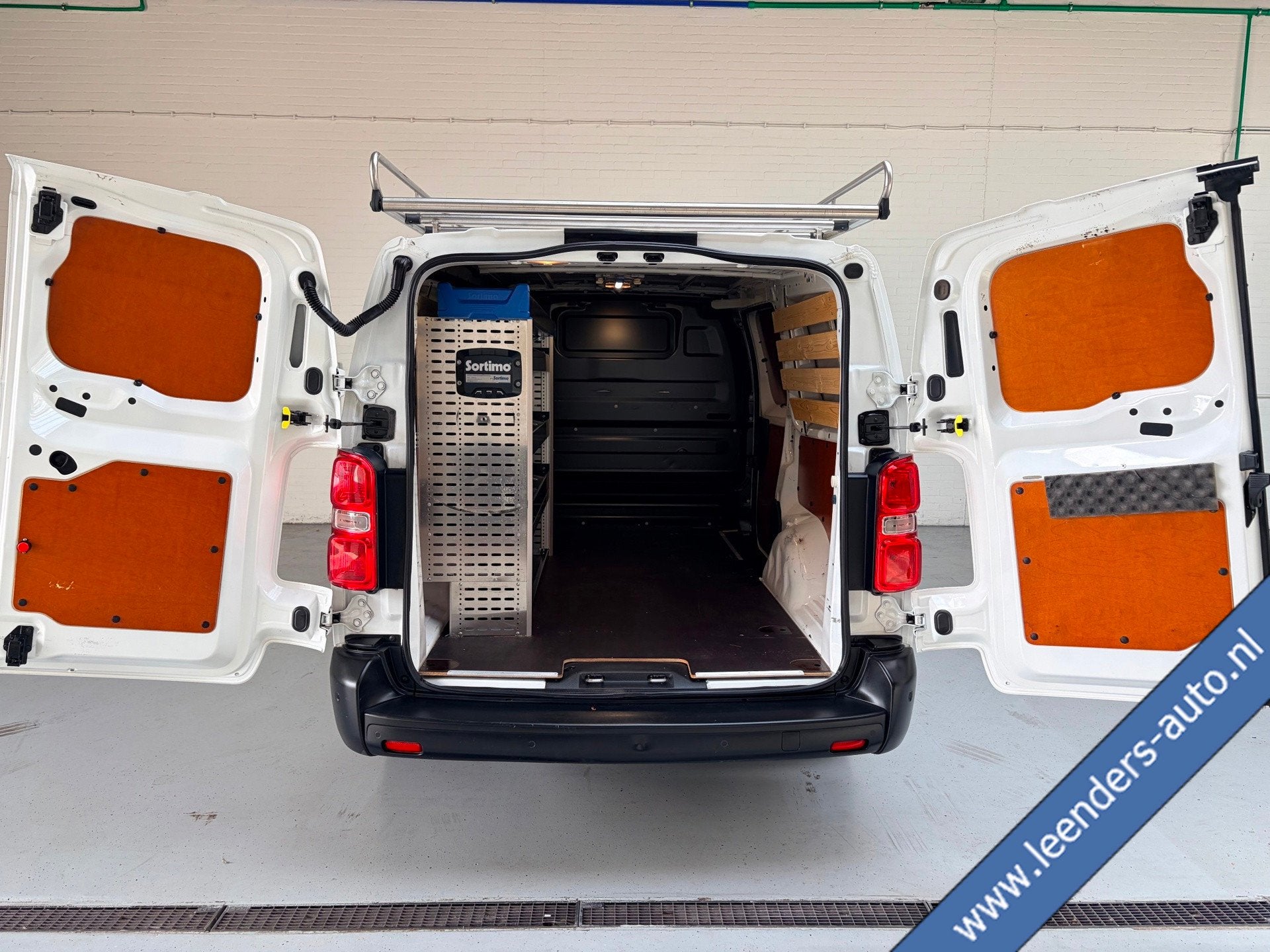 Peugeot Expert L3H1 2.0 BlueHDI 120pk Long Premium, 3Persoon, Stof, Gebruikt, 4 cilinders, Met garantie (alle)