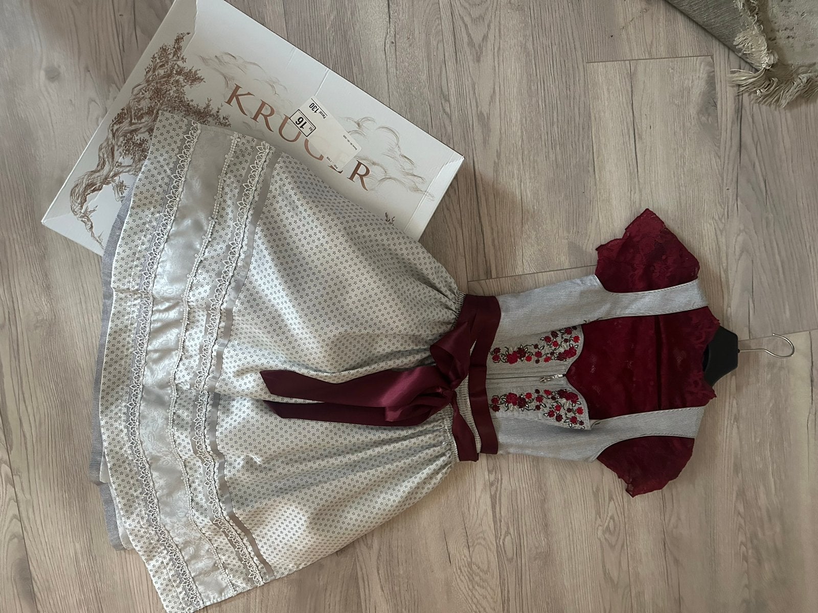 Kruger Dirndl Mailina-Horau - Maat 32/34 nieuw!!!, Ophalen of Verzenden, Zo goed als nieuw, Knielengte, Maat 34 (XS) of kleiner
