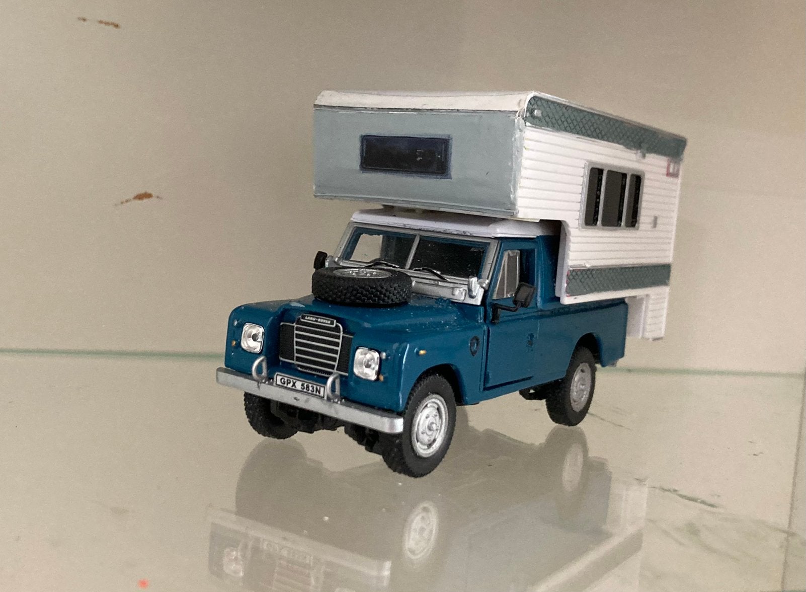 Landrover camper , kampeerauto, Hobby en Vrije tijd, Modelauto's | 1:43, Ophalen of Verzenden, Zo goed als nieuw, Auto, Overige merken
