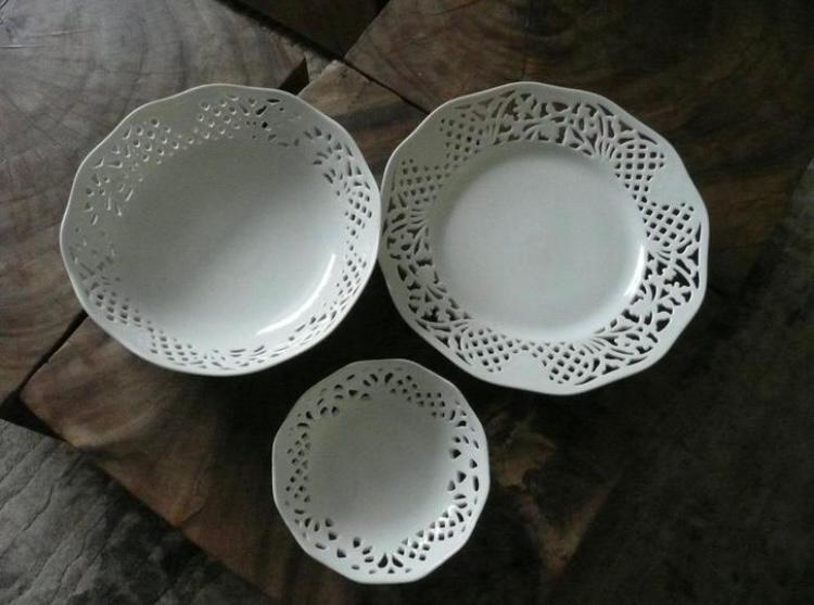 Schumann Germany schaal kant lace ajour porselein, Antiek en Kunst, Antiek | Schalen, Ophalen of Verzenden