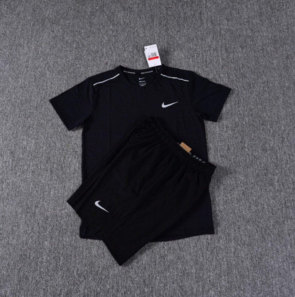 Nike miller set, Kleding | Heren, Heren-kledingpakketten, Verzenden, Nieuw, Maat 52/54 (L)