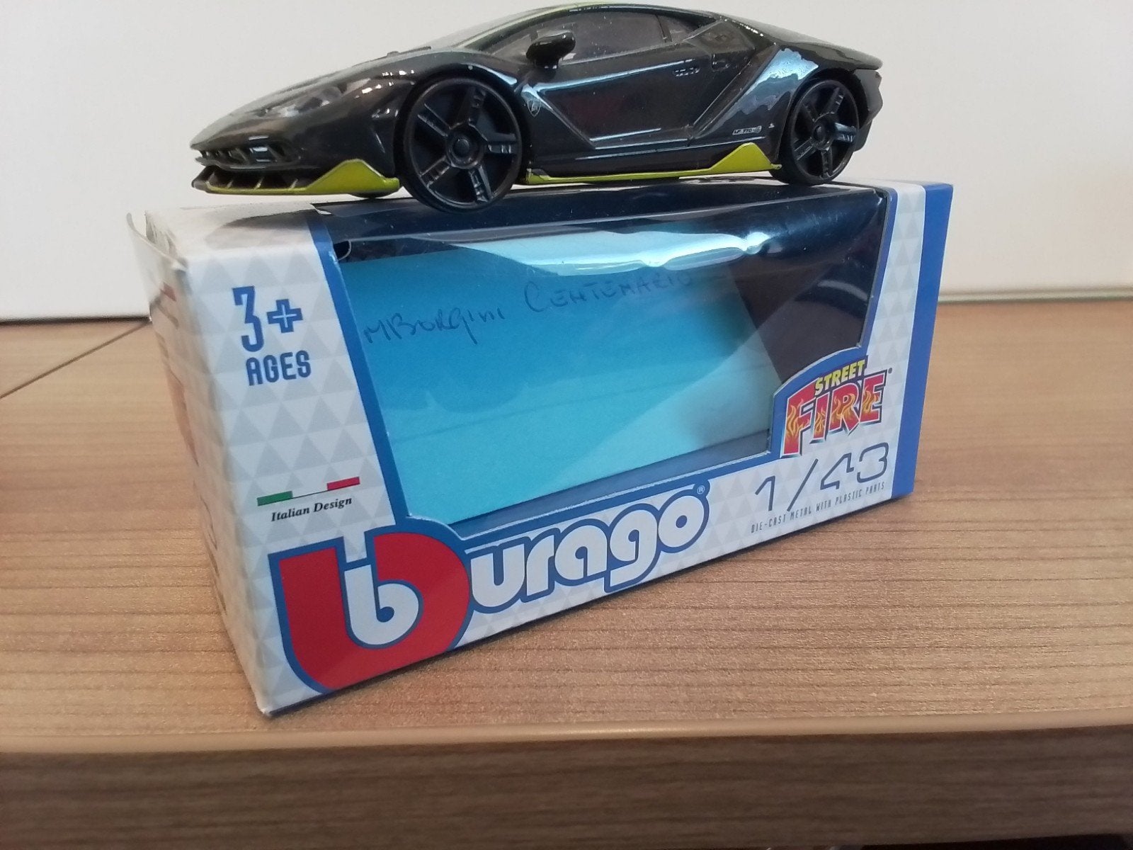 Burago.  LAMBORGHINI CENTENARIO. grijs metalic., Ophalen of Verzenden, Zo goed als nieuw, Auto, Overige merken