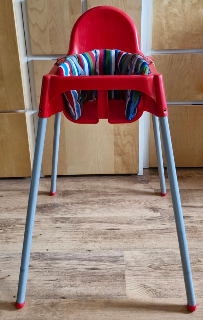 Rode ikea antilop kinderstoel met pyttig verkleinkussen, Ophalen, Overige typen
