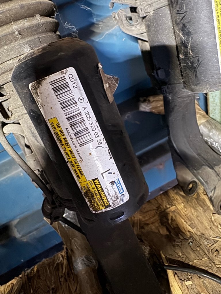 Airmatic schokbreker W205 C Klasse 4 Matic Links A2053200338, Niet ingevuld, Gebruikt, Mercedes-Benz, Niet ingevuld