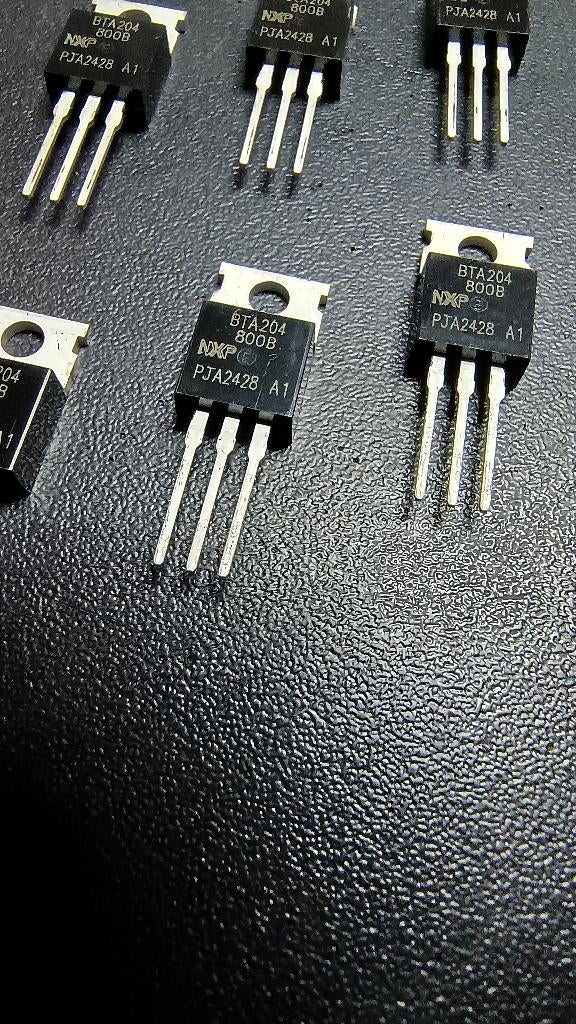 Triac BTA204 800B, Verzenden, Nieuw