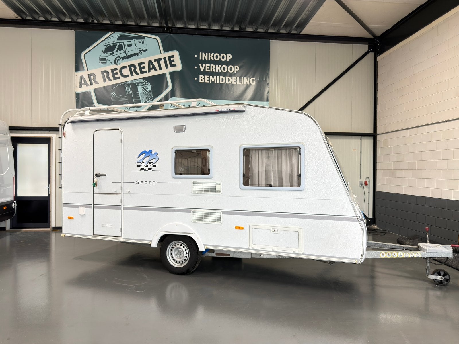 Super nette Knaus Sport 420QD Uit 2005 1ste Eigenaar|4-pers, Luifel, Treinzit, 750 - 1000 kg, 6 tot 7 meter