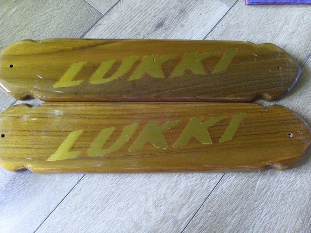 Houten naambordjes 'LUKKI' voor boot of schip, Watersport en Boten, Ophalen of Verzenden, Gebruikt, Overige typen