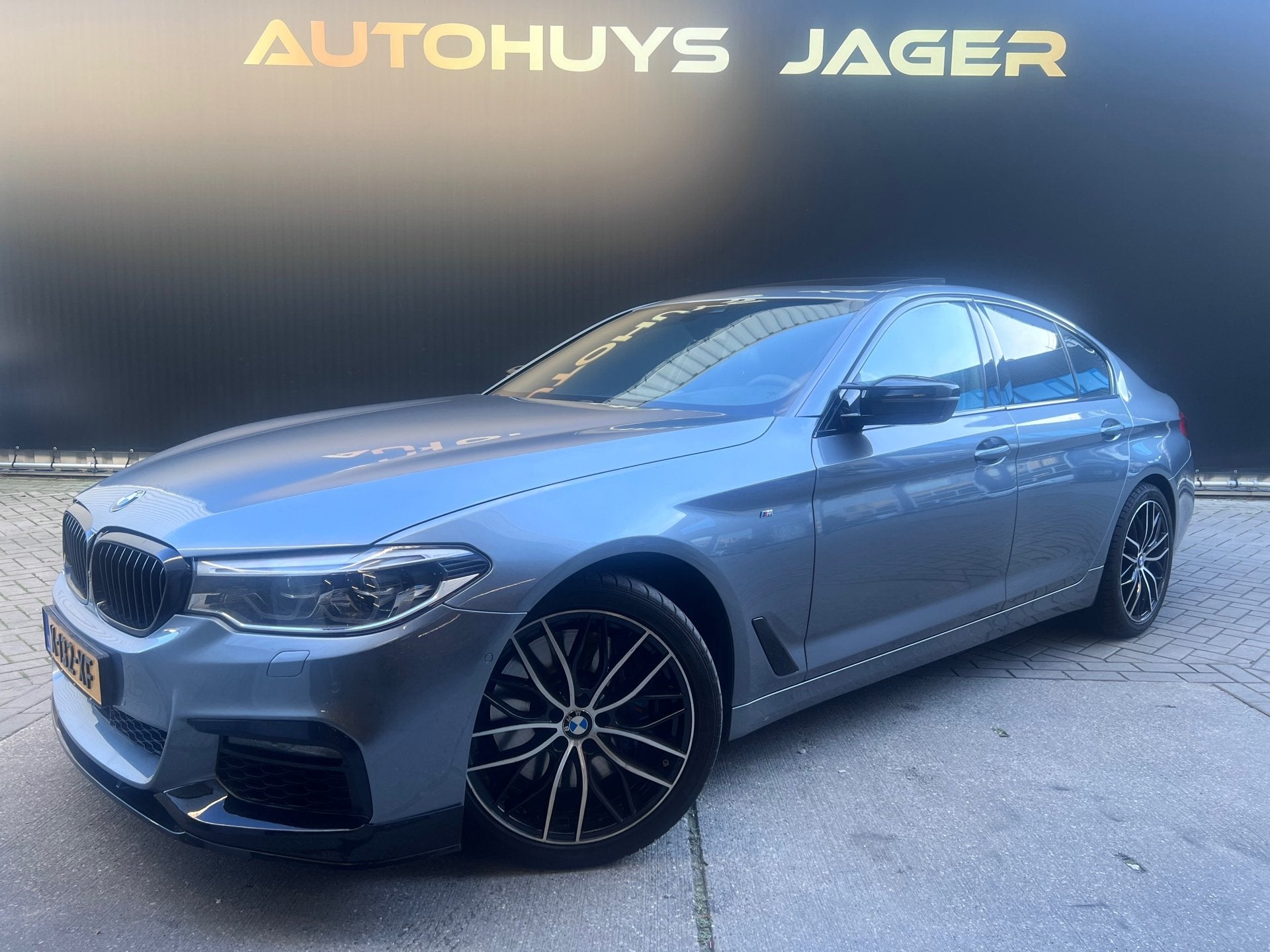 BMW 5-serie 540i xDrive High Executive -M Sport Pano Ventila, Auto's, Automaat, Gebruikt, 2000 kg, 340 pk