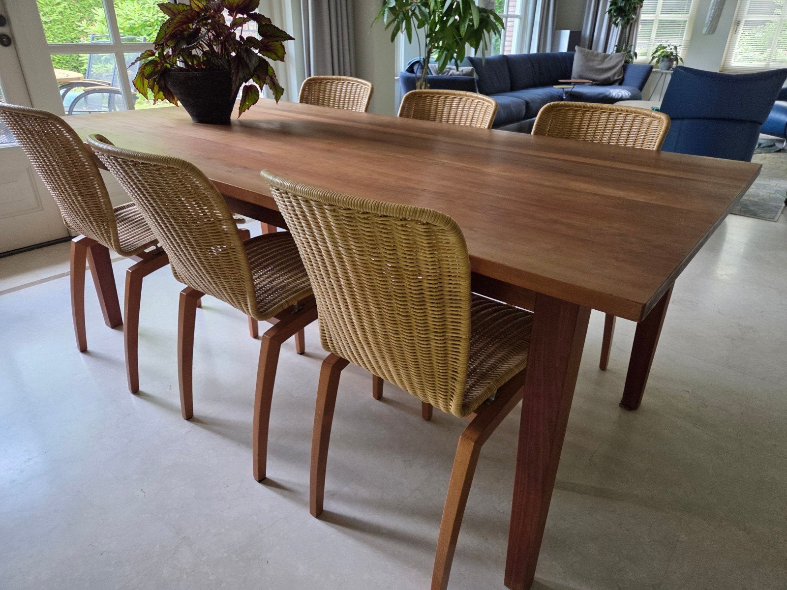Kersenhouten eettafel met 6 stoelen, pitriet zitting., 50 tot 100 cm, Zo goed als nieuw, Vijf personen of meer, 150 tot 200 cm