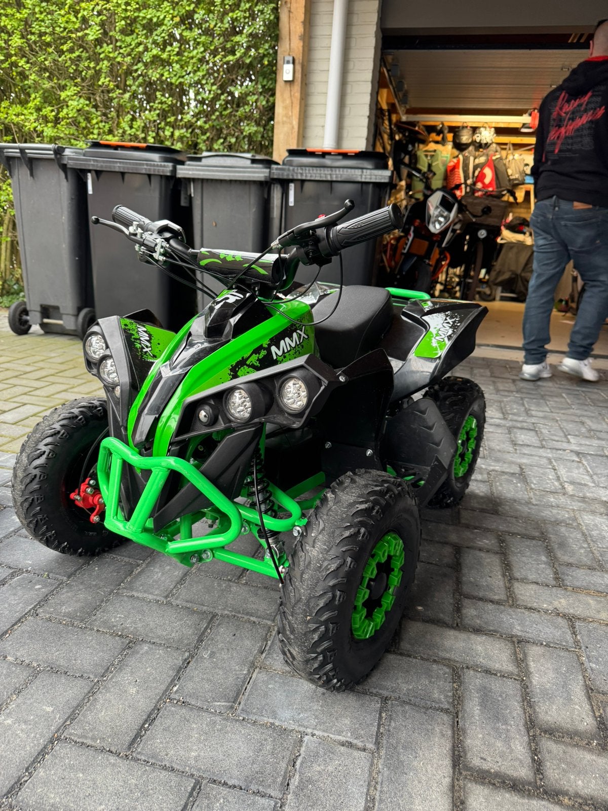 Quad, elektrische kinderquad, Fietsen en Brommers, Ophalen, Gebruikt, Schijfrem, Overige typen