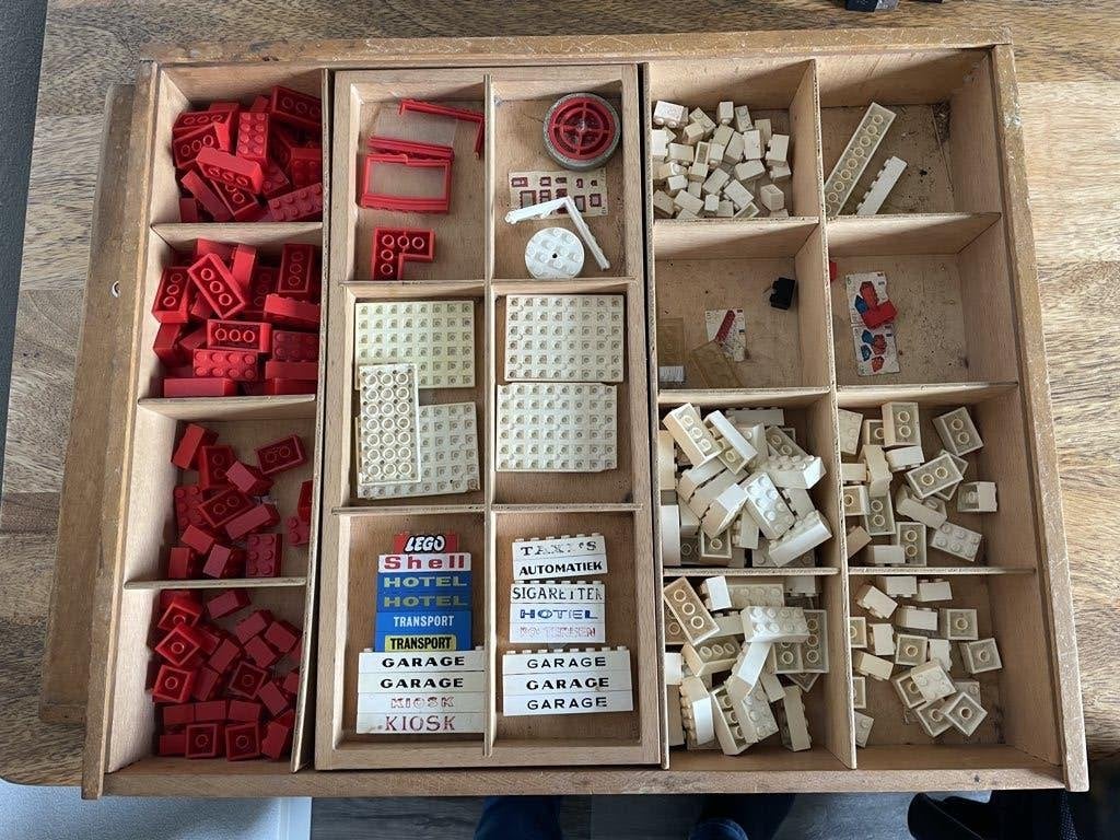 LEGO kist jaren '50, Kinderen en Baby's, Speelgoed | Duplo en Lego, Gebruikt, Lego, Losse stenen, Ophalen of Verzenden