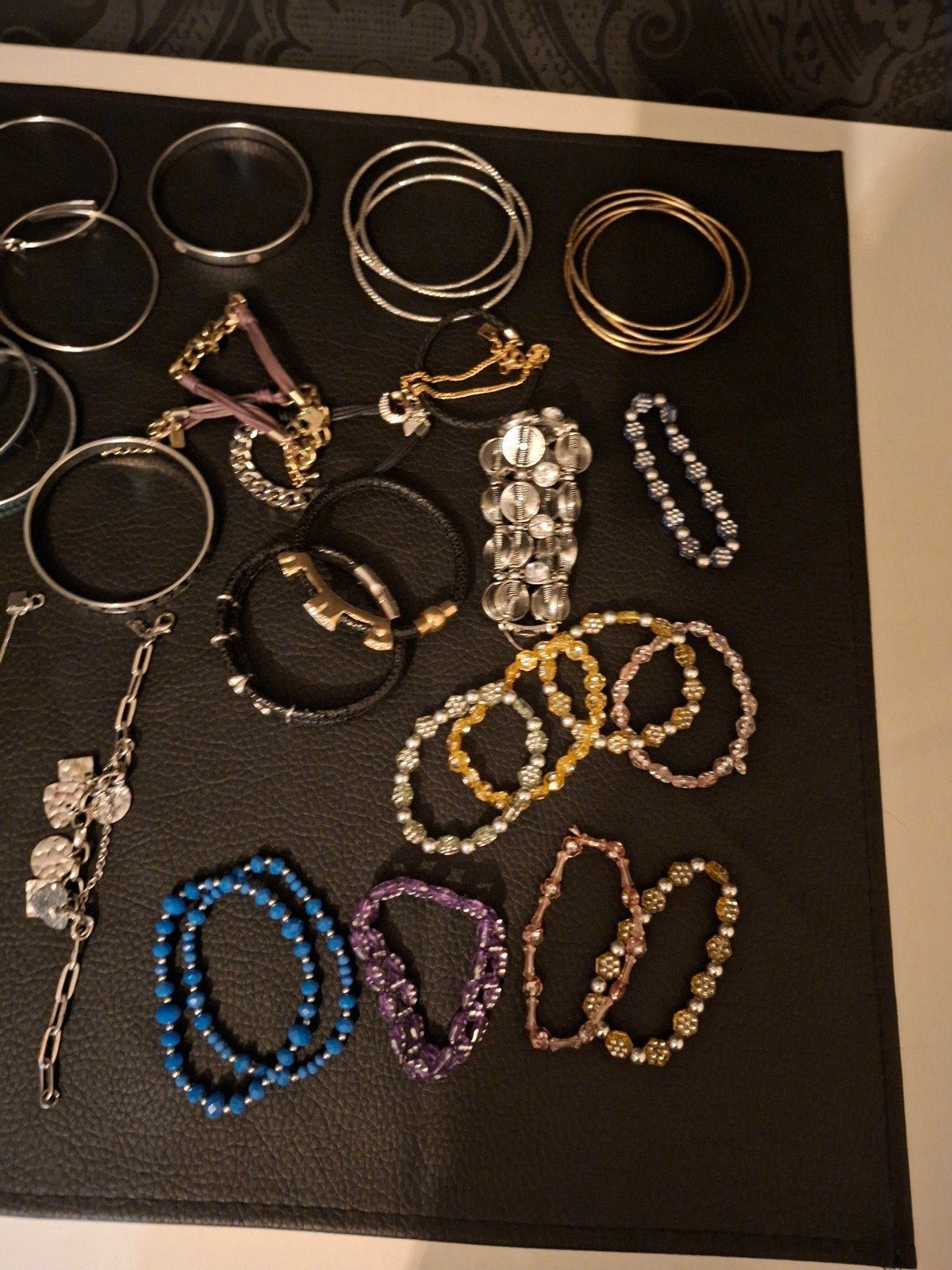 Grote collectie sieraden: armbanden, oorbellen en meer, Gebruikt, Blauw, Ophalen of Verzenden, Met bedels of kralen