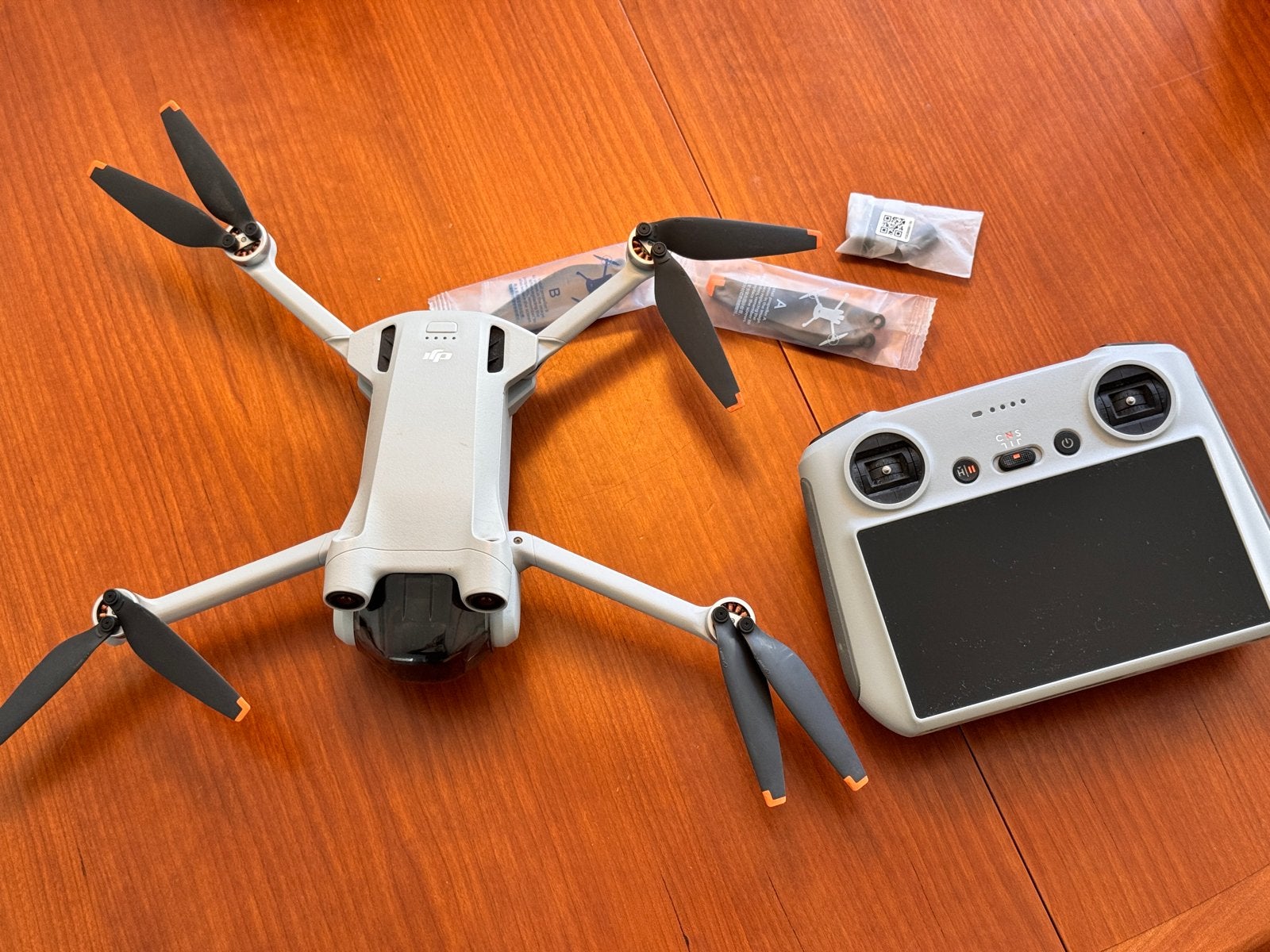 DJI Mini 3 Pro drone met Smart Controller, Audio, Tv en Foto, Cameradrone, Ophalen of Verzenden, Zo goed als nieuw, DJI