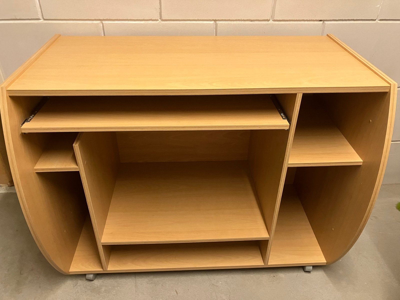 Houten TV-meubel met uitschuifbaar blad en opbergruimte, Huis en Inrichting, Kasten | Computermeubels, Ophalen, Gebruikt, 70 tot 120 cm