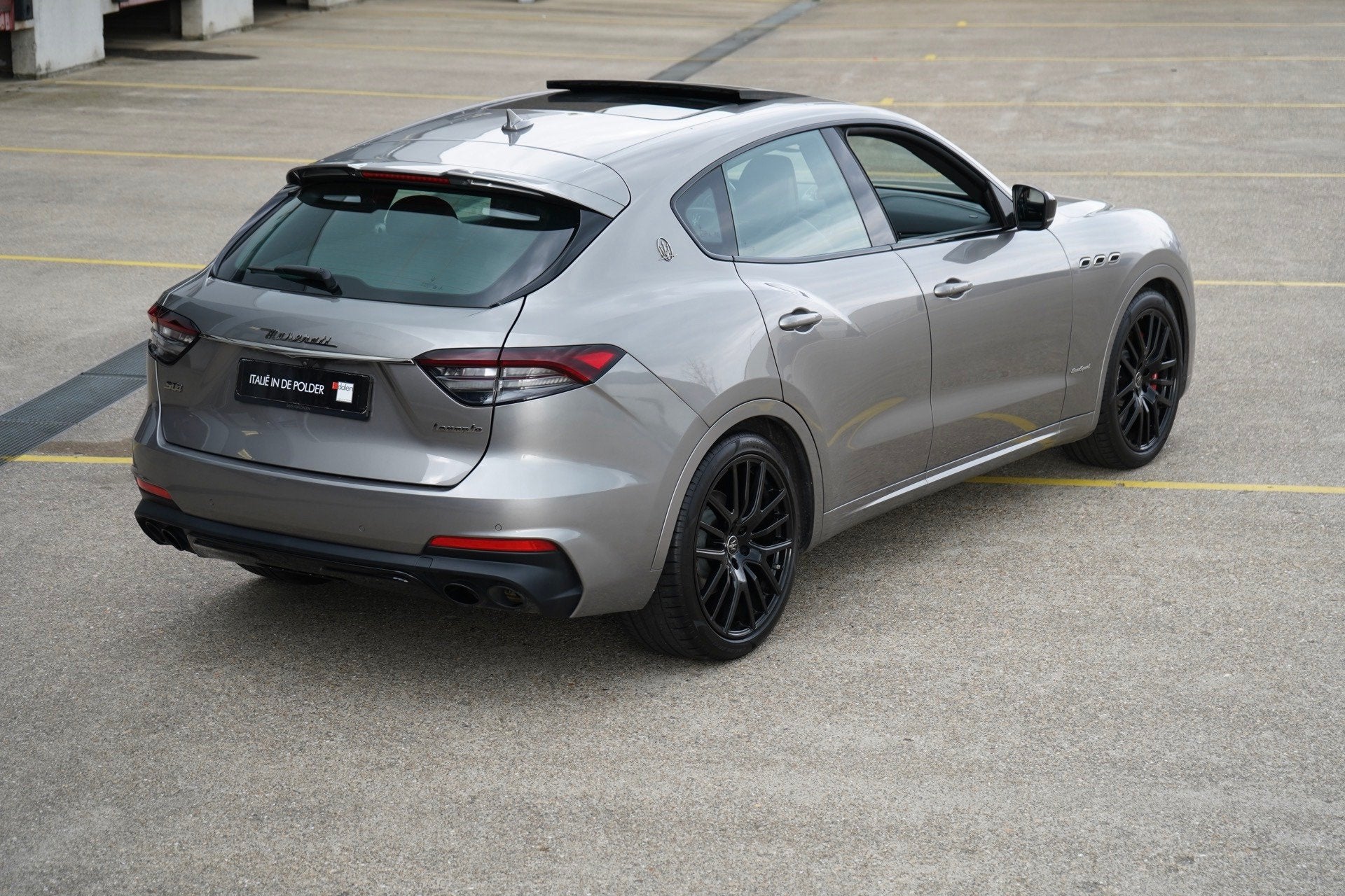 Maserati Levante 3.0 V6 S AWD GranSport, Auto's, Automaat, 430 pk, Gebruikt, Zwart