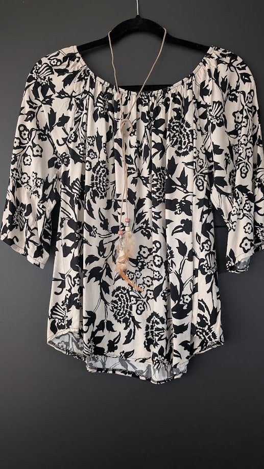 Nieuwe Ibiza style blouse met verenhanger/ ketting maat L, Kleding | Dames, Zwart, Maat 42/44 (L), Pescara, Ophalen of Verzenden