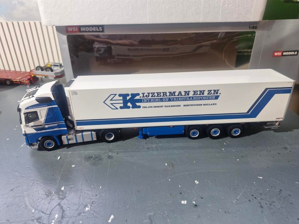 Volvo met koeltrailer wsi van ijzerman transport, Hobby en Vrije tijd, Modelauto's | 1:50, Ophalen of Verzenden
