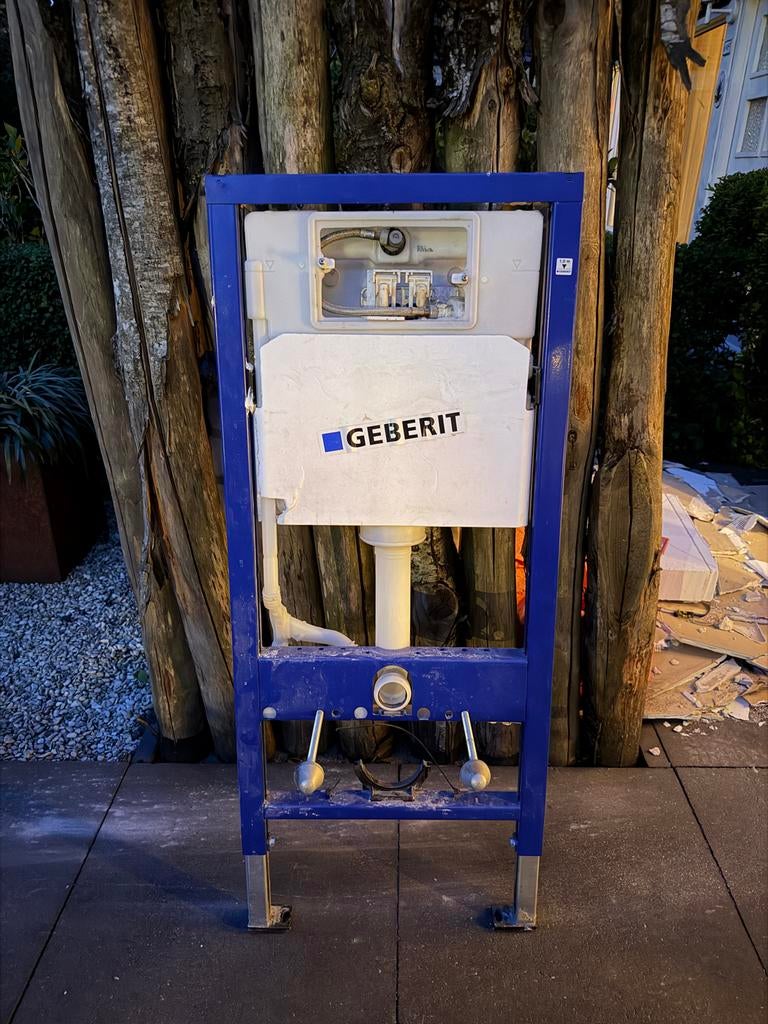 Geberit UP100 inbouwreservoir - klemmetje afgebroken, Ophalen, Gebruikt, Toilet