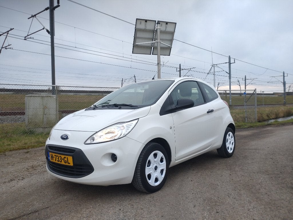 Ford Ka 1.2 51KW 2014 Wit Airco, Voorwielaandrijving, Stof, 1242 cc, 4 cilinders