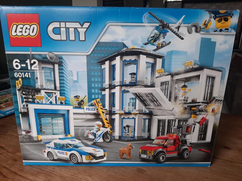 Zgan lego 60141 politiebureau, City, Lego, Ophalen of Verzenden, Zo goed als nieuw