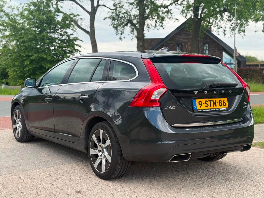 Volvo V60 2.4 D6 AWD Plug-In Hybrid Summum, Auto's, Automaat, Vierwielaandrijving, 11 kWh, Te koop