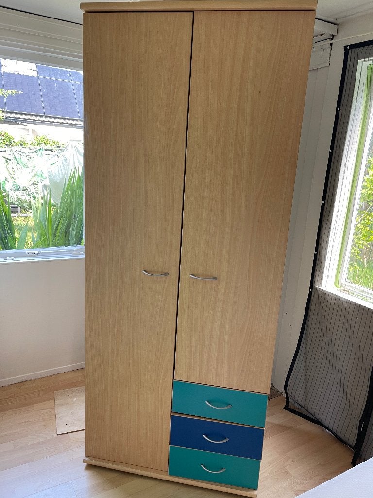 Kledingkast gratis, Huis en Inrichting, Kasten | Kledingkasten, Gebruikt, 150 tot 200 cm, Overige houtsoorten, 50 tot 75 cm