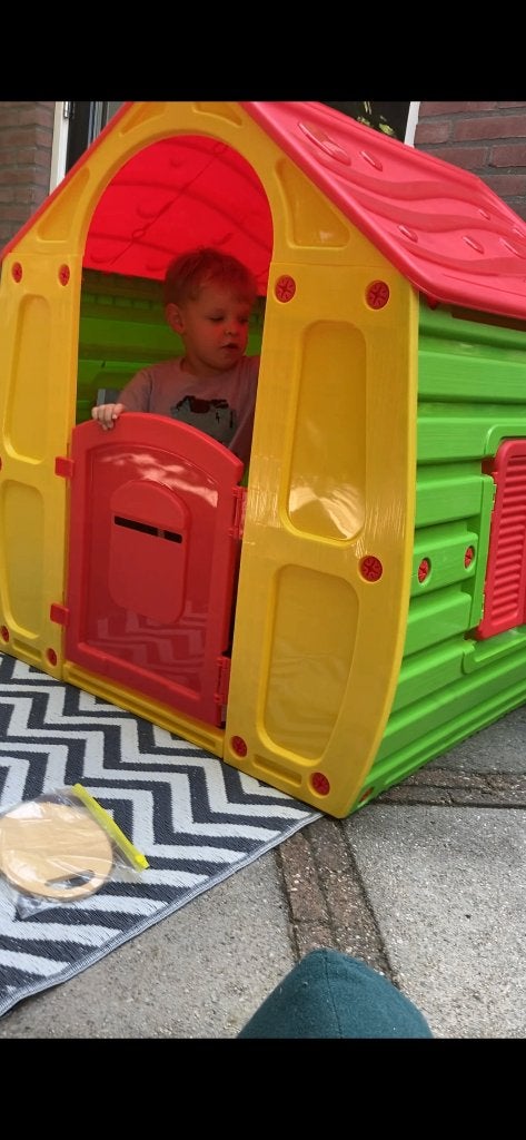 schattig huisje, Ophalen, Zo goed als nieuw, Plastic