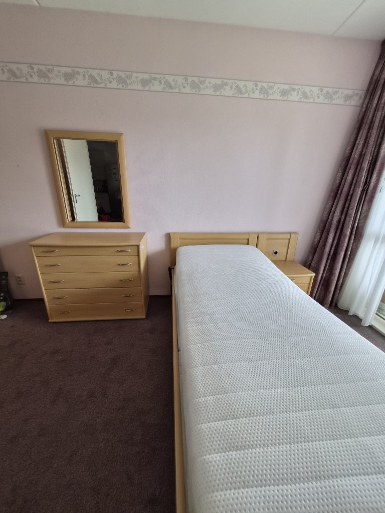 Bed - elektrisch, Ophalen, 90 cm, Eenpersoons, Beige