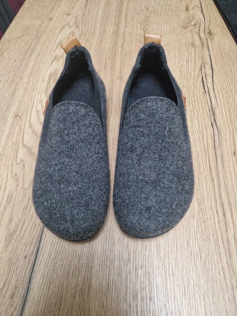 schoenen, Hartjes Wolle, Ophalen of Verzenden, Zo goed als nieuw, Pantoffels of Sloffen