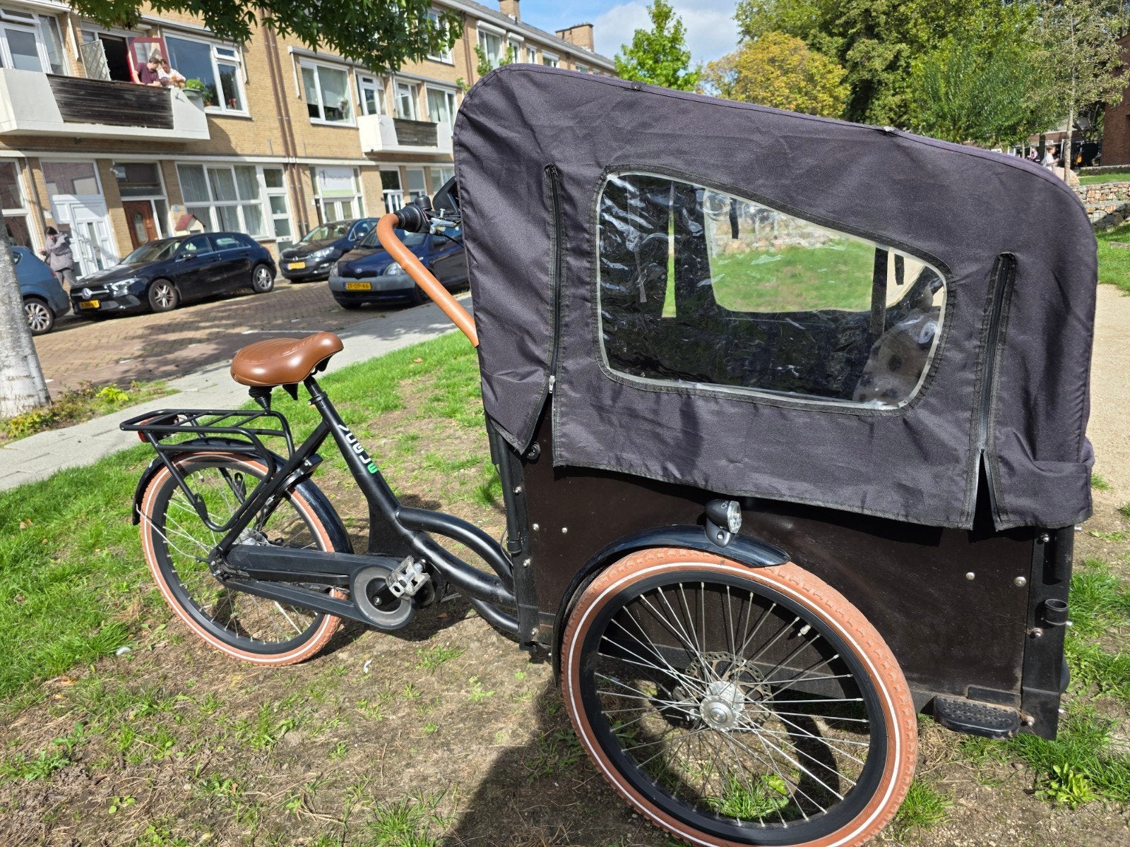 Elektrische bakfiets, Fietsen en Brommers, Ophalen, Zo goed als nieuw, 4 kinderen of meer