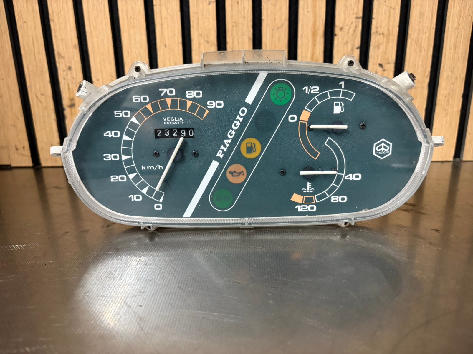 piaggio quartz kilometer teller, Ophalen