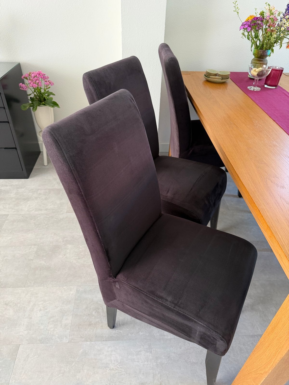 6 zwart/donker antraciet stoelen in zeer goede staat, Huis en Inrichting, Stoelen, Ophalen, Bruin, Zo goed als nieuw, Stof