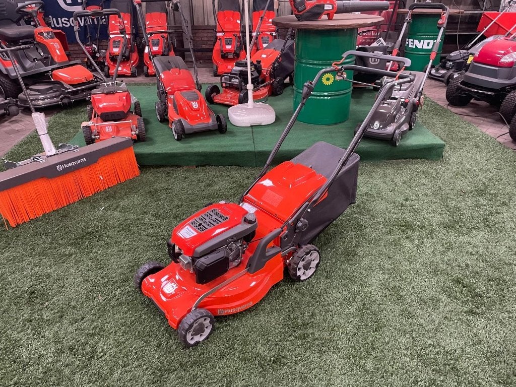 Husqvarna LC347VE, Cirkelmaaier, Nieuw, Ophalen of Verzenden, Opvangbak