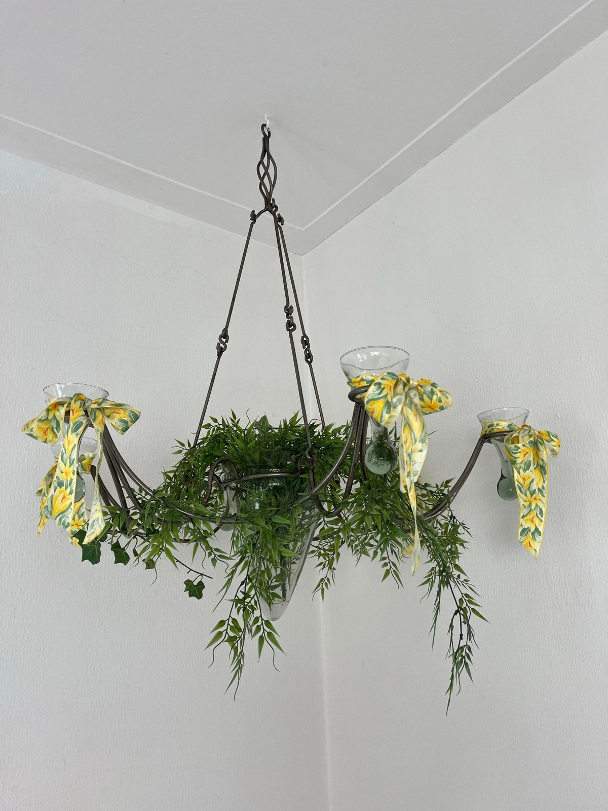 Decoratieve kroonluchter met groen en gele accenten, Ophalen, Gebruikt, Glas