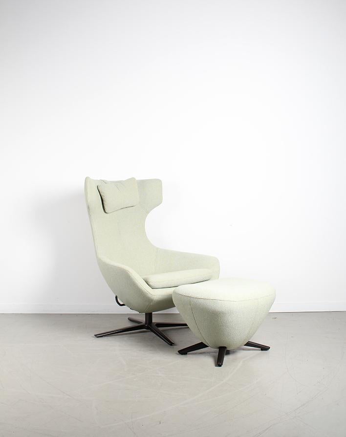 1x Leolux Caruzzo Fauteuil +Voetenbank Beige Stof – Zwart