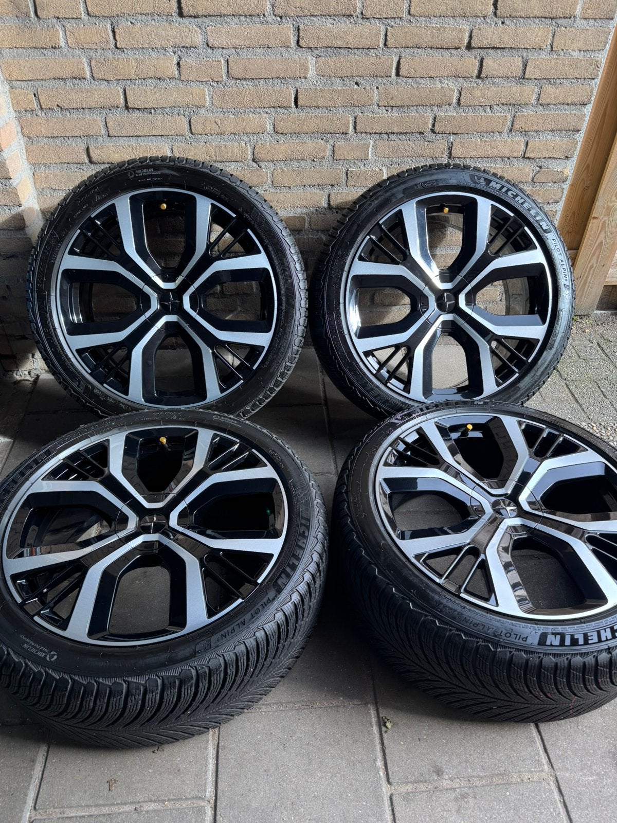 Polestar 2 Performance 4-Y spoke Forged 20” Velgen Winterset, Auto-onderdelen, Ophalen, 245 mm, Banden en Velgen, Winterbanden