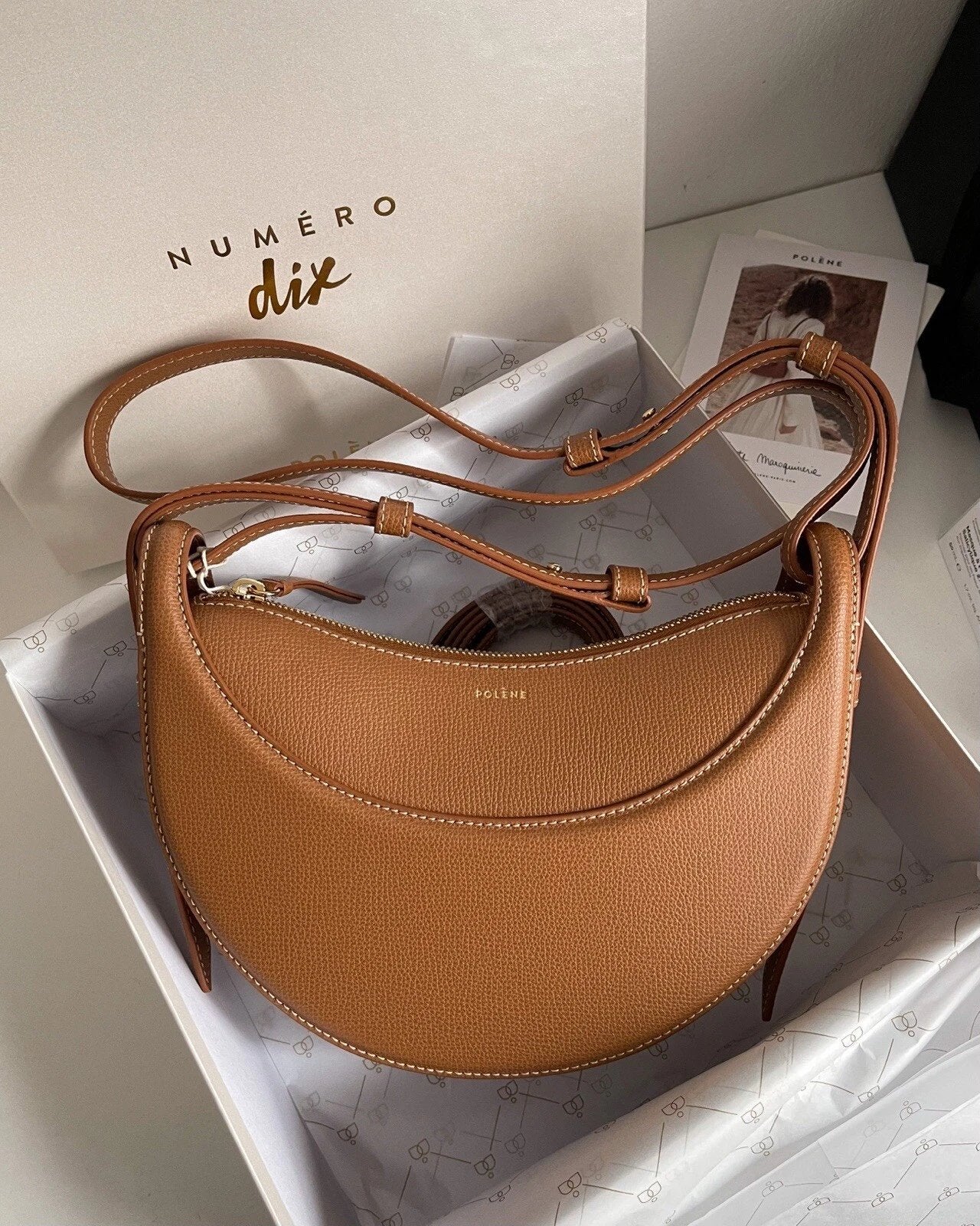 Polène Numéro Dix Schoudertasje - Caramel, Sieraden, Tassen en Uiterlijk, Tassen | Damestassen, Ophalen of Verzenden, Nieuw, Bruin