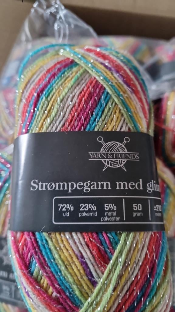 Mooie sokkenwol met glitter Naald 2,5 voor €2,75 per bol, Hobby en Vrije tijd, Breien en Haken, Ophalen of Verzenden, Nieuw, Breien of Haken