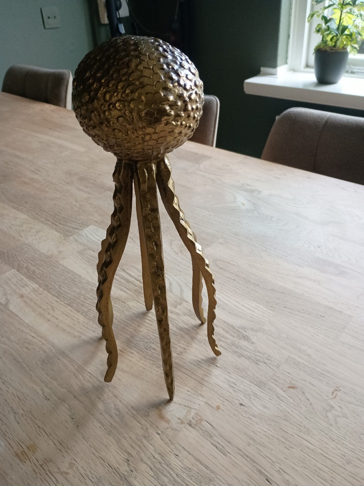 goudkleurige beeldje kwal, Huis en Inrichting, Ophalen of Verzenden, Zo goed als nieuw, Goud, Metaal