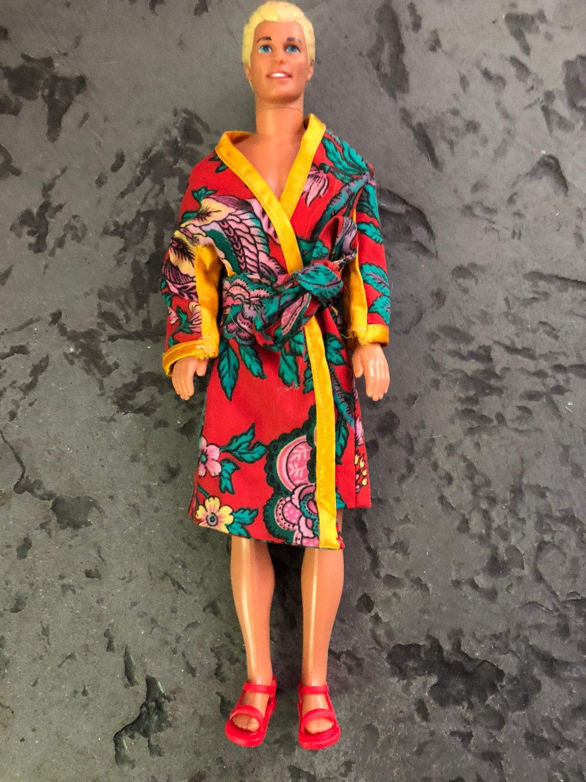 Ken mattel male doll in kimono  / badjas en slippers., Verzamelen, Poppen, Ophalen, Zo goed als nieuw, Fashion Doll