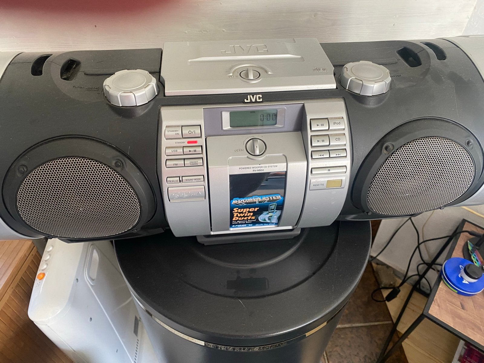 JVC RV-NB50 Boomblaster met CD-speler en geschikt voor Ipod, Ophalen, Gebruikt, Radio, Met cd-speler