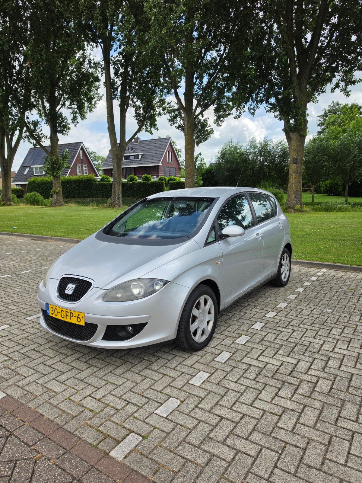 Seat Altea 1.6 75KW 2005 Grijs Airco, Auto's, 1295 kg, 4 cilinders, 1200 kg, Particulier