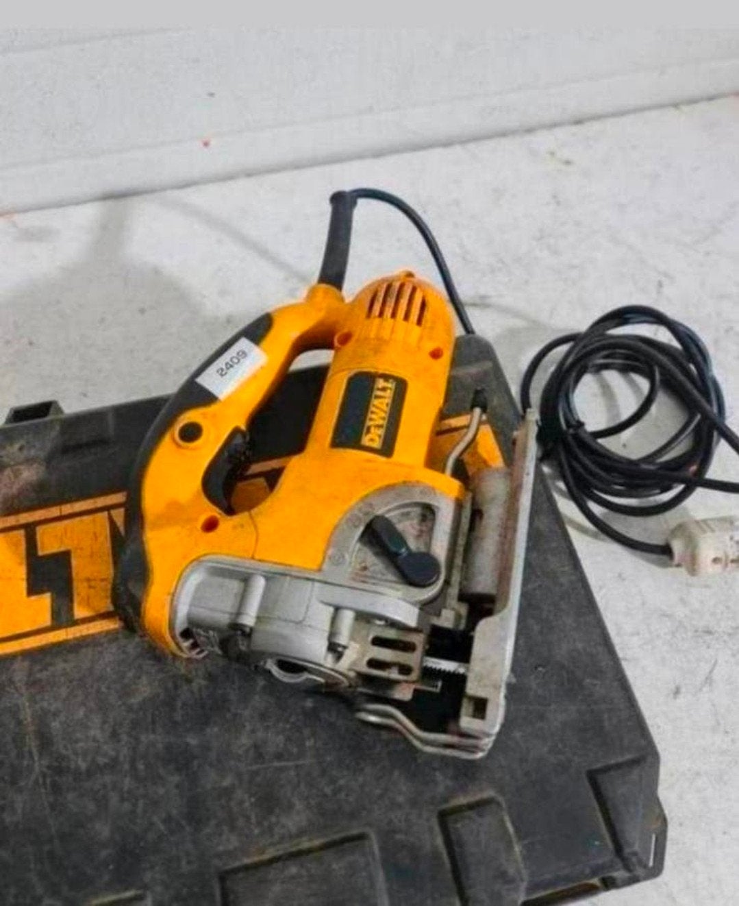 Dewalt decoupeerzaag 230V in koffer, Tuin en Terras, Hand-tuingereedschap, Gebruikt, Dewalt, Ophalen of Verzenden, N.v.t