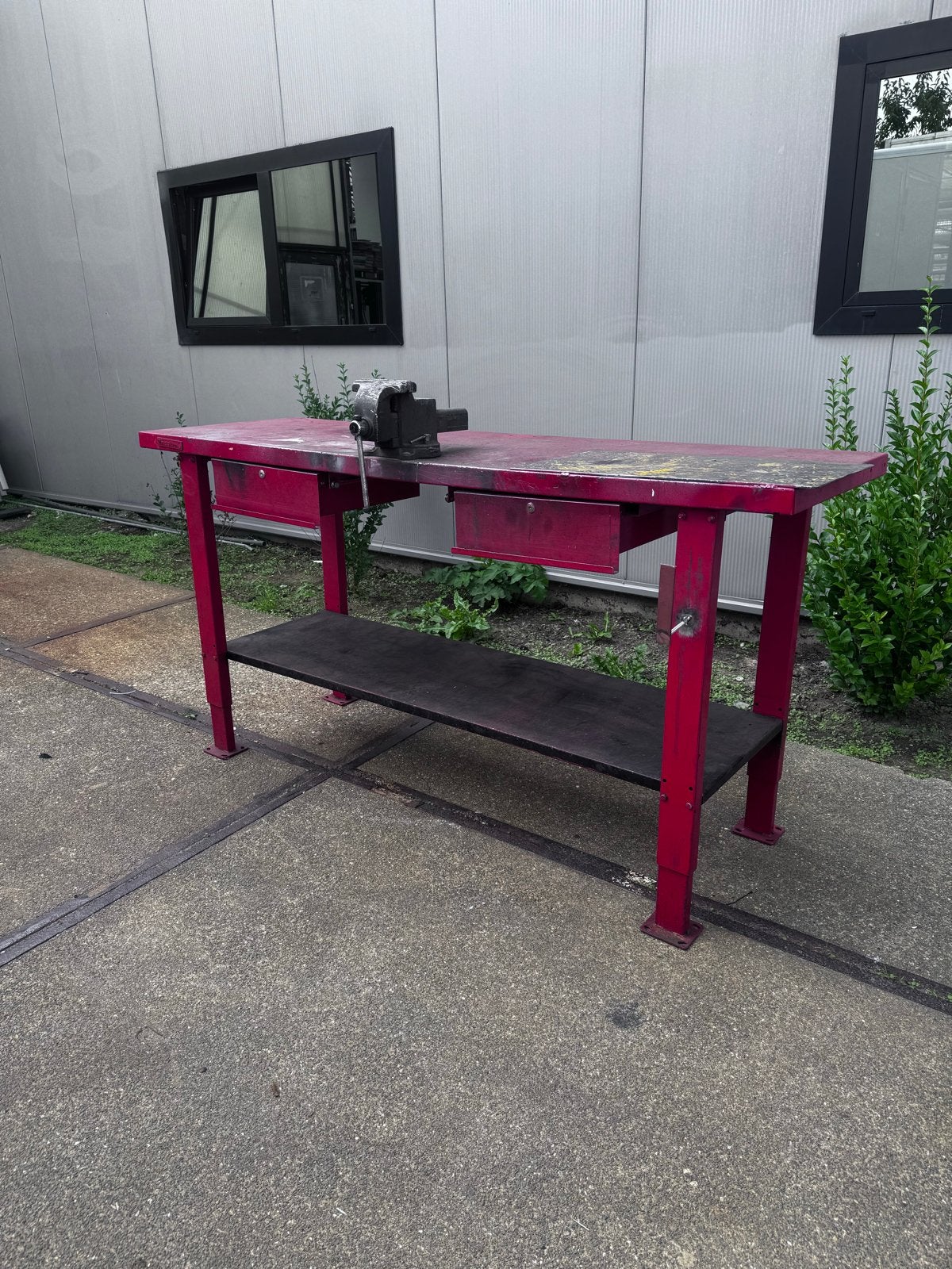 Robuuste werkbank met bankschroef en opberglades, Doe-het-zelf en Verbouw, Werkbanken, Ophalen, Gebruikt, 170 cm of meer, Bankschroef