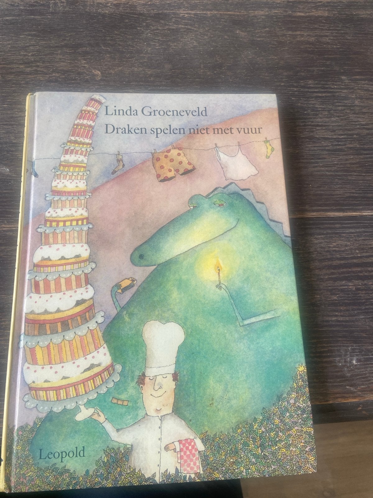 Draken spelen niet met vuur - Linda Groeneveld, Ophalen of Verzenden, Gelezen, Fictie