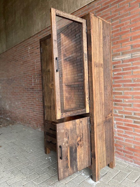 Kabinet oud hout 100 cm breed 180 hoog 2 lades 3 x deuren