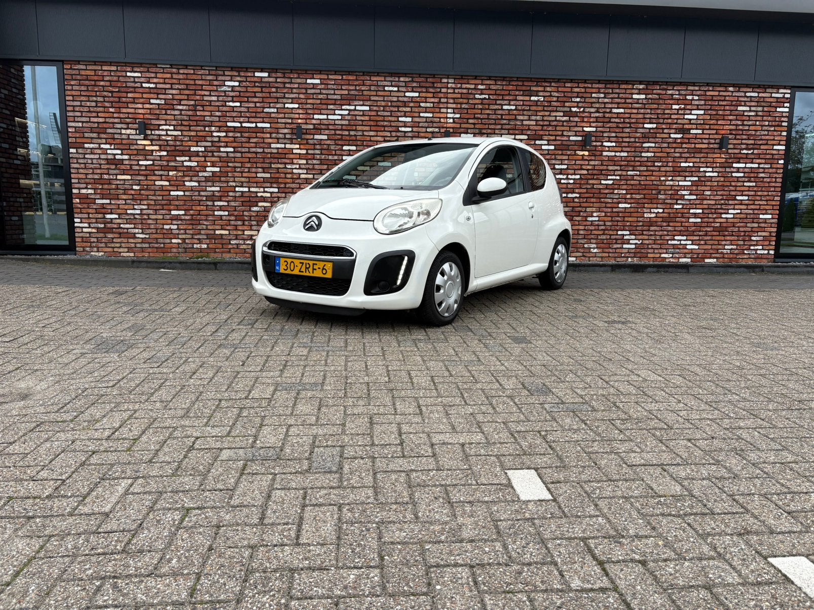 Citroën C1 1.0 3-DRS 2013 Wit luxe uitvoerig garantie, Voorwielaandrijving, 4 stoelen, C1, Origineel Nederlands