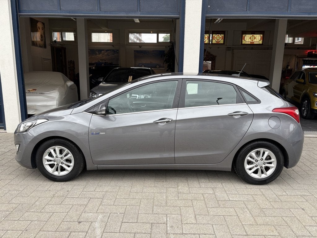 Hyundai i30 1.6 GDI Business Edition NAVI/CLIMA/CAMERA/TOPST, Auto's, Hyundai, Voorwielaandrijving, Euro 5, 135 pk, Gebruikt