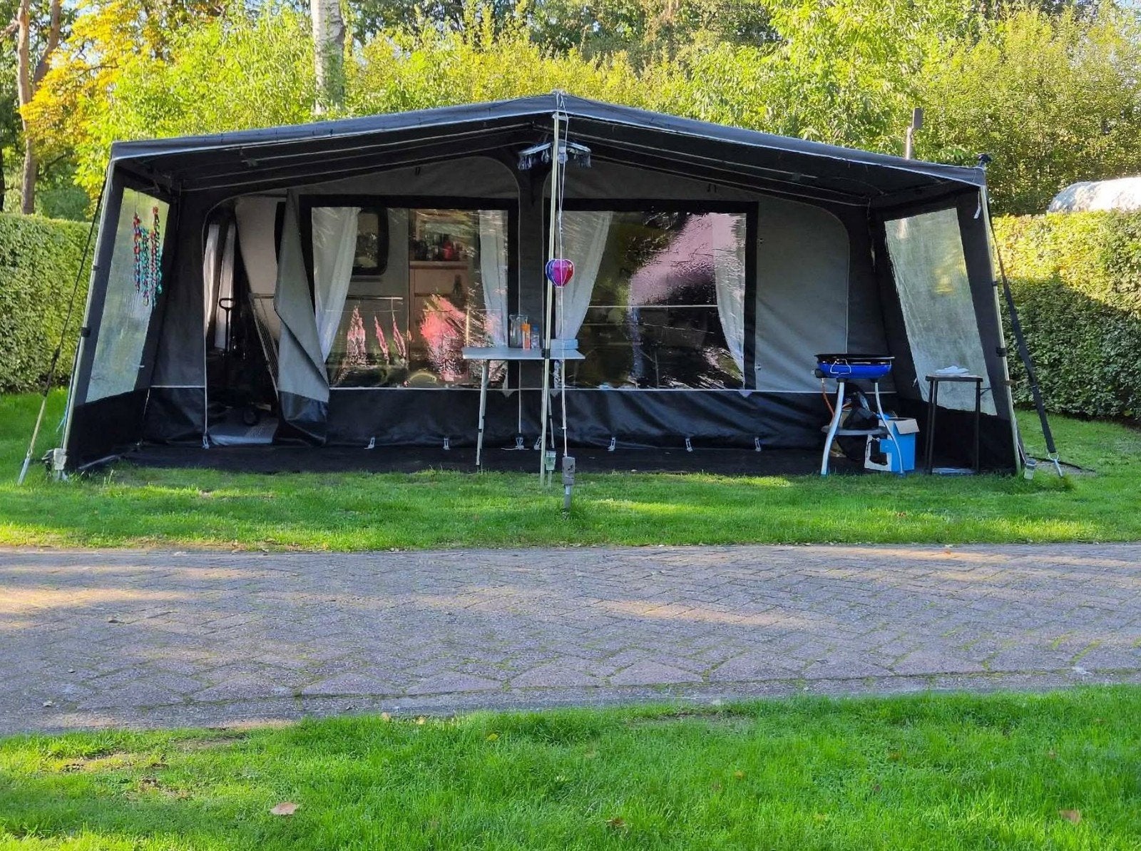 Ruime voortent voor caravan - Grijs/Zwart compleet met luife, Caravans en Kamperen, Ophalen, Zo goed als nieuw, PVC, Overige merken